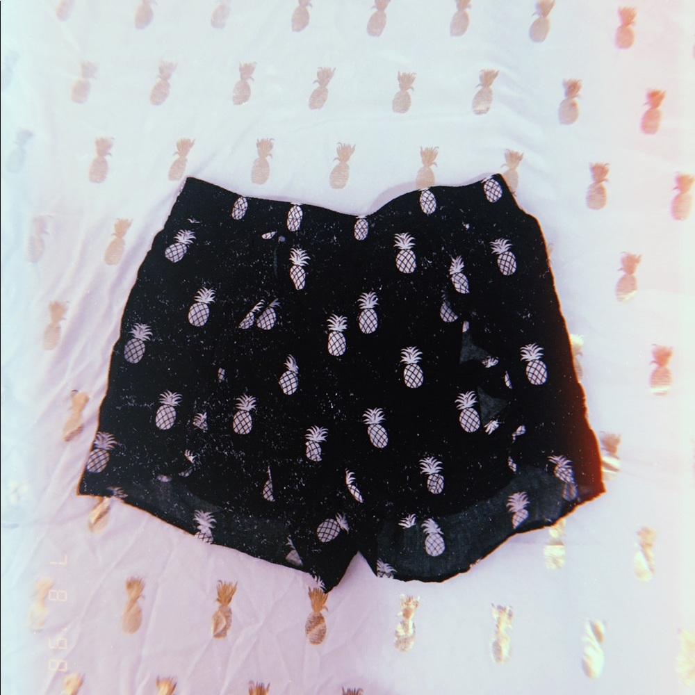 frilly pineapple shorts🍍